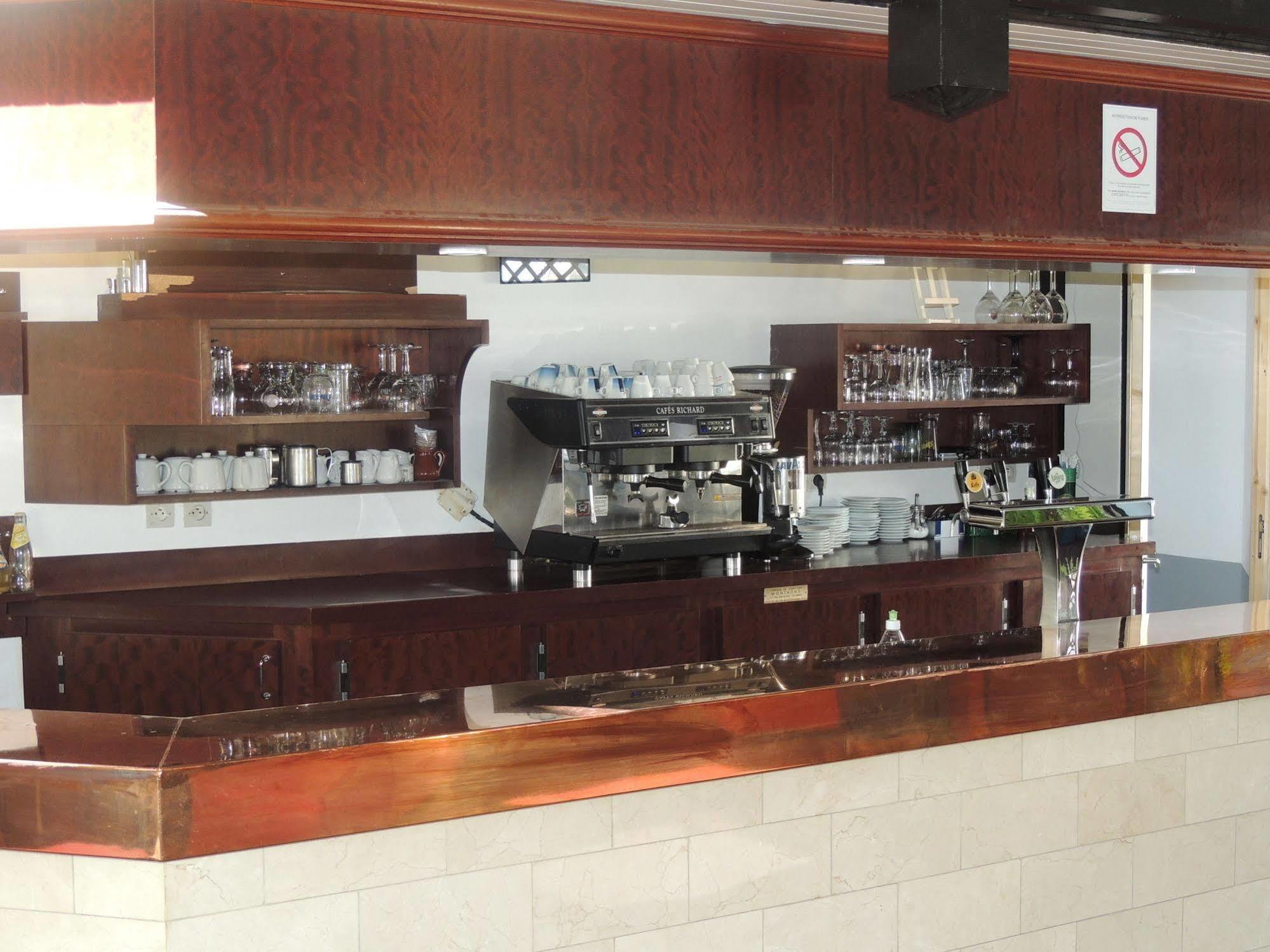 Ibis Budget Saint-Ouen-L'Aumone Exteriör bild