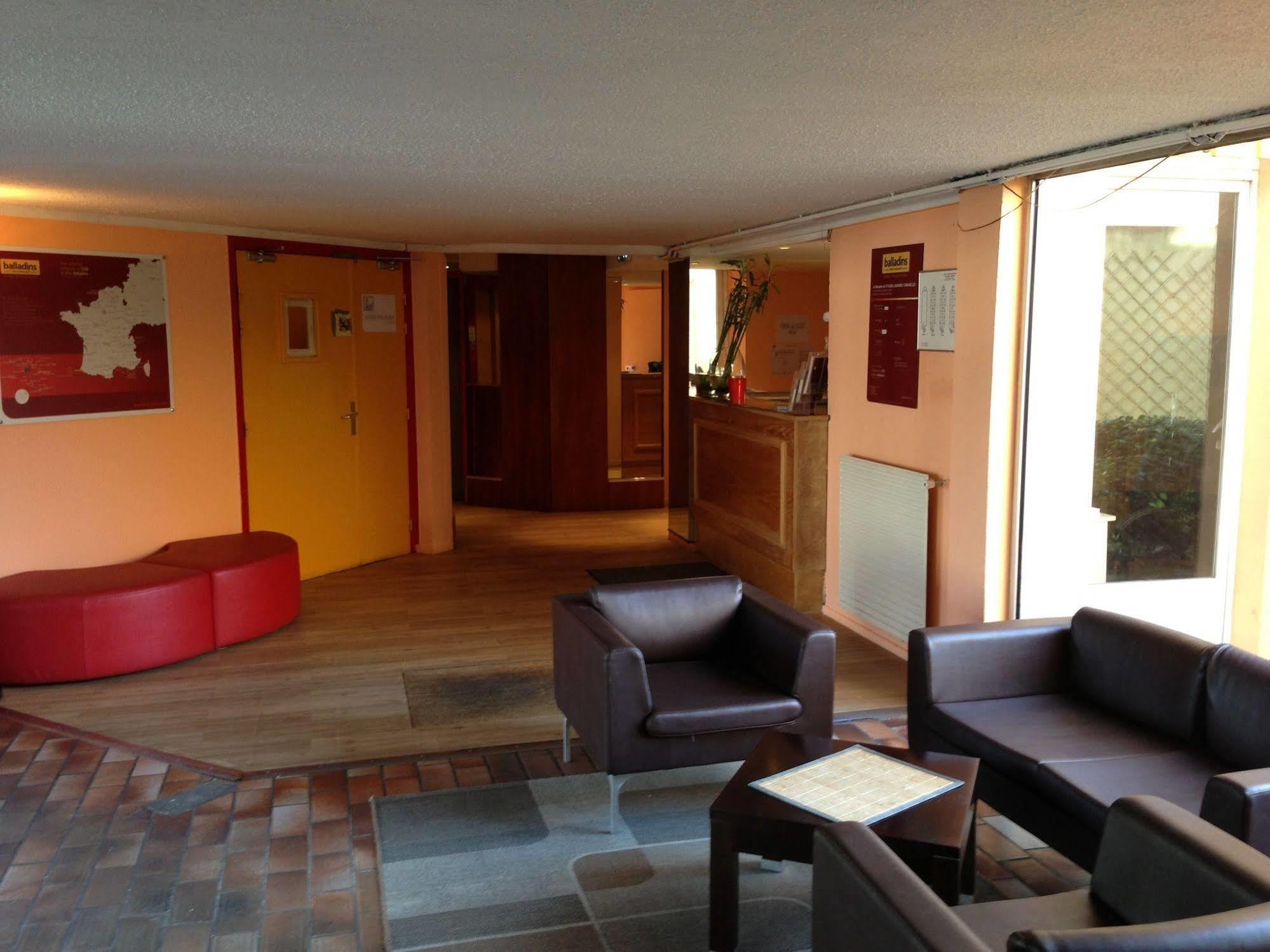Ibis Budget Saint-Ouen-L'Aumone Exteriör bild
